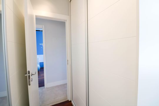 Comprar apartamento no Jardim das Acacias com 3 suítes, closet e piscina no condomínio. — Suíte 3