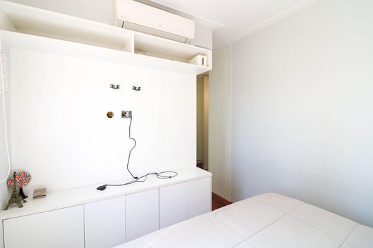 Comprar apartamento no Jardim das Acacias com 3 suítes, closet e piscina no condomínio. — Suíte 3