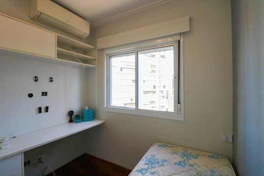 Comprar apartamento no Jardim das Acacias com 3 suítes, closet e piscina no condomínio. — Suíte 2