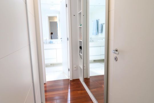 Comprar apartamento no Jardim das Acacias com 3 suítes, closet e piscina no condomínio. — Suíte 3