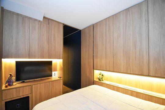 Comprar apartamento mobiliado em Pinheiros com 3 quartos, varanda e piscina no condomínio. — quarto 3
