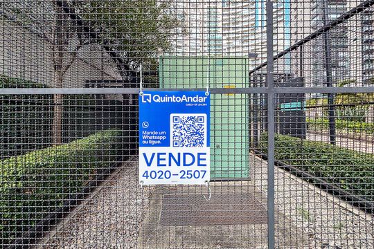 Comprar apartamento mobiliado em Pinheiros com 3 quartos, varanda e piscina no condomínio. — Placa Instalada dia 14/04/26 Cod_BALD-711