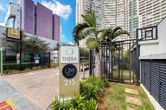 Comprar apartamento mobiliado em Pinheiros com 3 quartos, varanda e piscina no condomínio. — fachada do predio