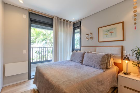 Comprar apartamento mobiliado com 3 quartos. — Quarto