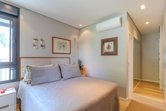 Comprar apartamento mobiliado com 3 quartos. — Quarto