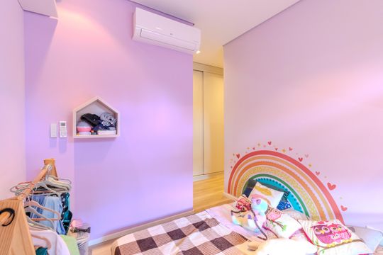 Comprar apartamento mobiliado com 3 quartos. — Quarto
