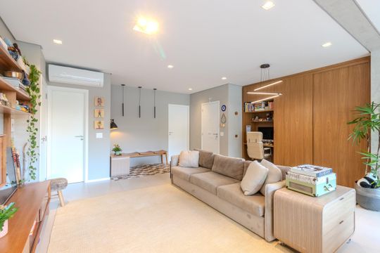 Comprar apartamento mobiliado com 3 quartos. — Sala