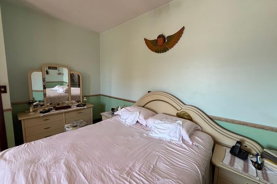 Casa no Parque Peruche com 3 quartos, varanda e permite animais. Ideal para compra. — Suite