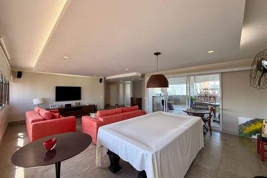 Apartamento à venda em Campo Belo com 5 quartos. — Cobertura 