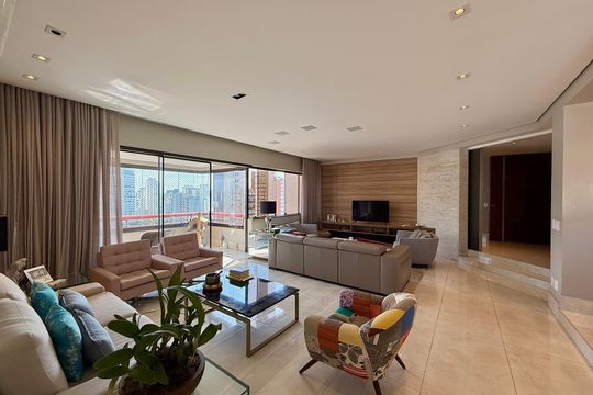 Apartamento à venda em Campo Belo com 5 quartos. — Sala