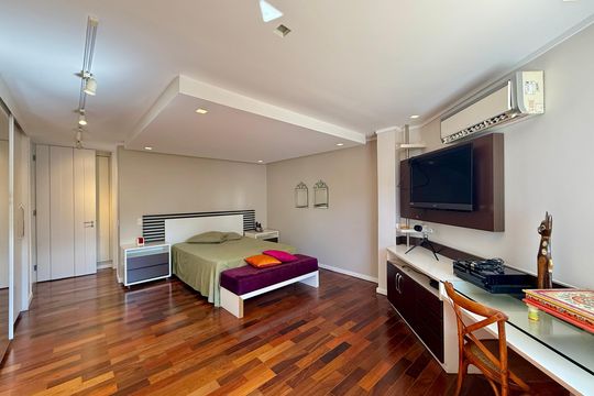 Apartamento à venda em Campo Belo com 5 quartos. — Suíte 3