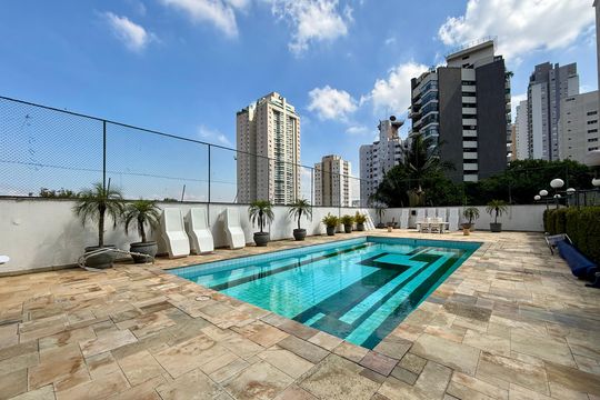 Apartamento à venda em Campo Belo com 5 quartos. — Piscina 
