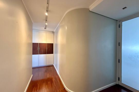 Apartamento à venda em Campo Belo com 5 quartos. — Corredor 