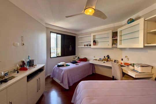 Apartamento à venda em Campo Belo com 5 quartos. — Suíte 1