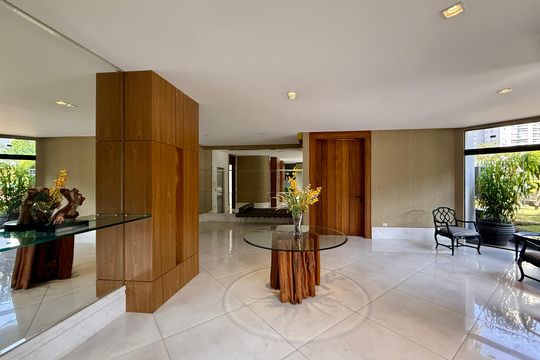 Apartamento à venda em Campo Belo com 5 quartos. — Hall Social Bloco