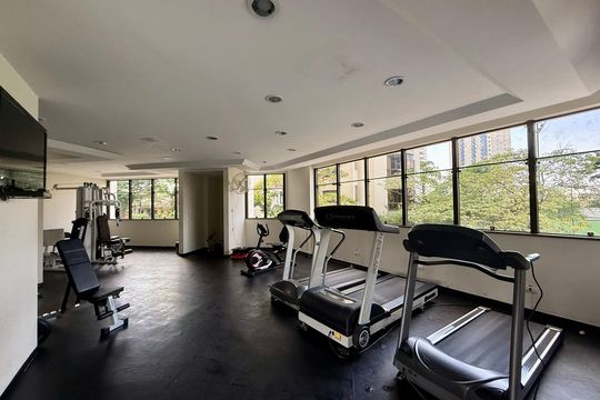 Apartamento à venda em Campo Belo com 5 quartos. — Academia