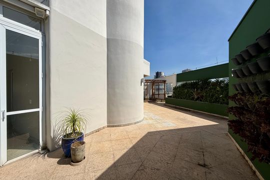 Apartamento à venda em Campo Belo com 5 quartos. — Varanda Cobertura 
