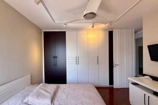 Apartamento à venda em Campo Belo com 5 quartos. — Quarto 