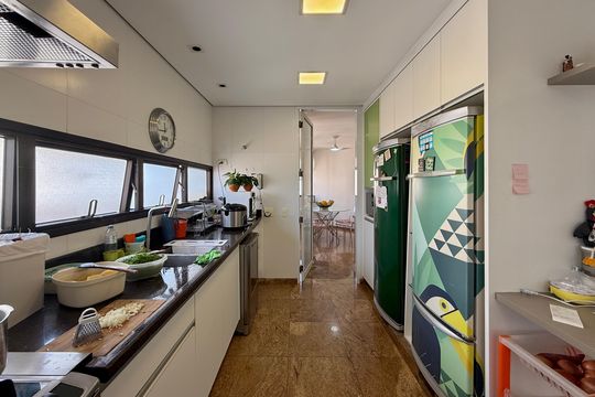 Apartamento à venda em Campo Belo com 5 quartos. — Cozinha 
