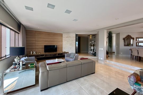 Apartamento à venda em Campo Belo com 5 quartos. — Sala