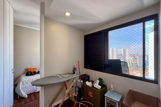 Apartamento à venda em Campo Belo com 5 quartos. — Quarto de Serviço 