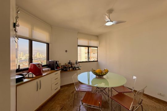 Apartamento à venda em Campo Belo com 5 quartos. — Cozinha 