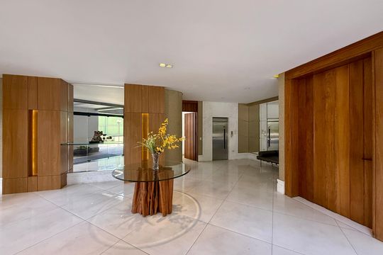 Apartamento à venda em Campo Belo com 5 quartos. — Hall Social Bloco