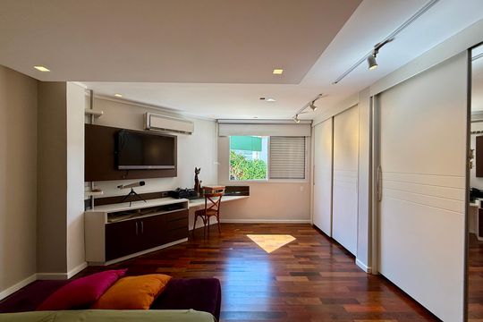 Apartamento à venda em Campo Belo com 5 quartos. — Suíte 3