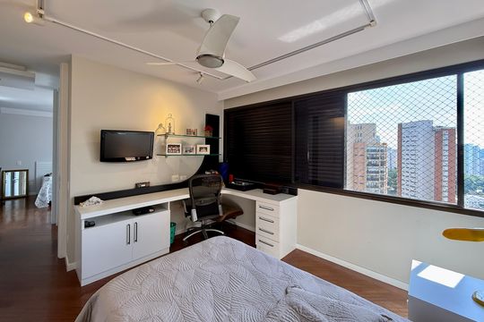 Apartamento à venda em Campo Belo com 5 quartos. — Quarto 