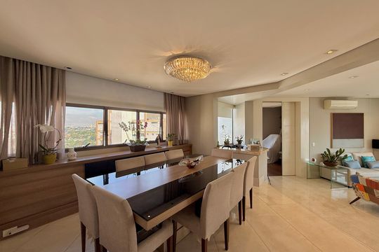 Apartamento à venda em Campo Belo com 5 quartos. — Sala