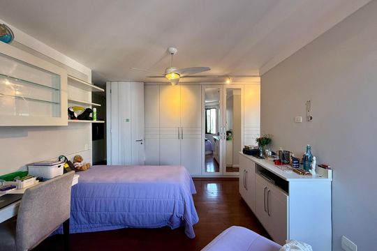 Apartamento à venda em Campo Belo com 5 quartos. — Suíte 1