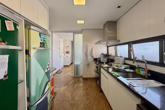 Apartamento à venda em Campo Belo com 5 quartos. — Cozinha 