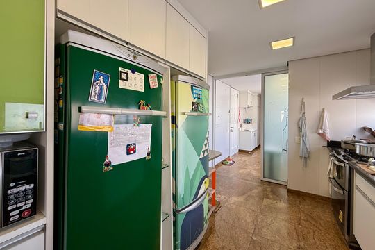 Apartamento à venda em Campo Belo com 5 quartos. — Cozinha 