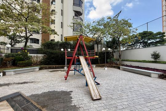 Apartamento à venda em Campo Belo com 5 quartos. — Playground 
