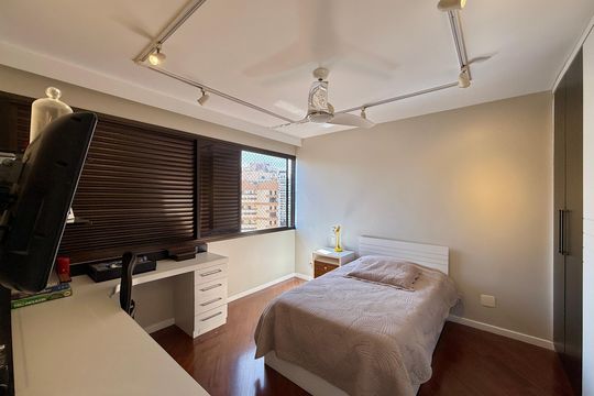 Apartamento à venda em Campo Belo com 5 quartos. — Quarto 