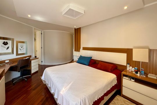 Apartamento à venda em Campo Belo com 5 quartos. — Suíte 2