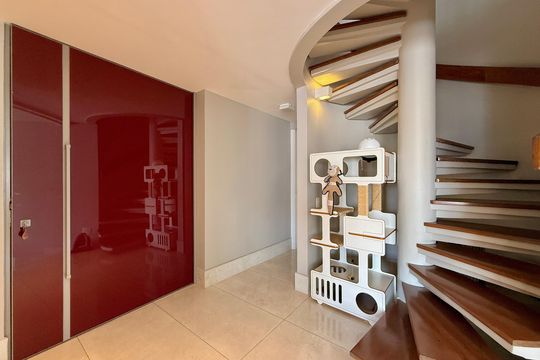 Apartamento à venda em Campo Belo com 5 quartos. — Escadas