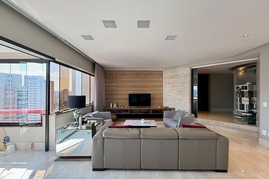 Apartamento à venda em Campo Belo com 5 quartos. — Sala