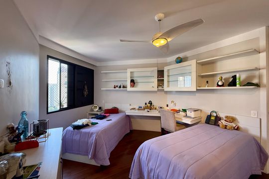 Apartamento à venda em Campo Belo com 5 quartos. — Suíte 1
