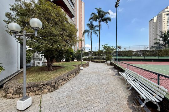 Apartamento à venda em Campo Belo com 5 quartos. — Área Comum