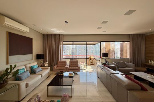 Apartamento à venda em Campo Belo com 5 quartos. — Sala