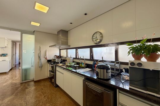 Apartamento à venda em Campo Belo com 5 quartos. — Cozinha 