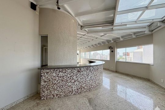 Apartamento à venda em Campo Belo com 5 quartos. — Varanda Cobertura 