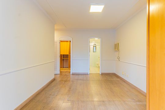 Apartamento mobiliado com 3 quartos, varanda e quintal. Piscina e academia no condomínio. Ideal para comprar. — foto 16