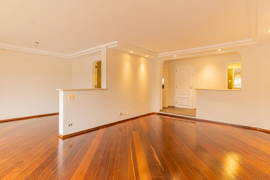 Apartamento mobiliado com 3 quartos, varanda e quintal. Piscina e academia no condomínio. Ideal para comprar. — foto 6