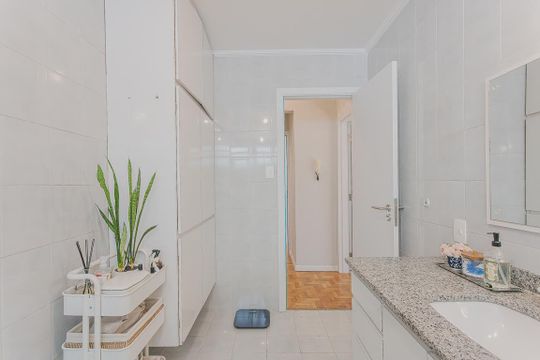 Comprar apartamento em Pinheiros com 3 quartos. — Banheiro da Suíte