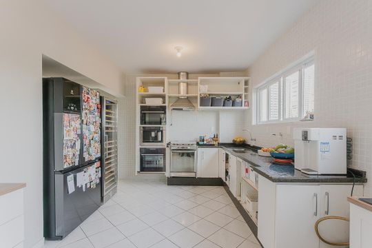 Comprar apartamento em Pinheiros com 3 quartos. — Cozinha