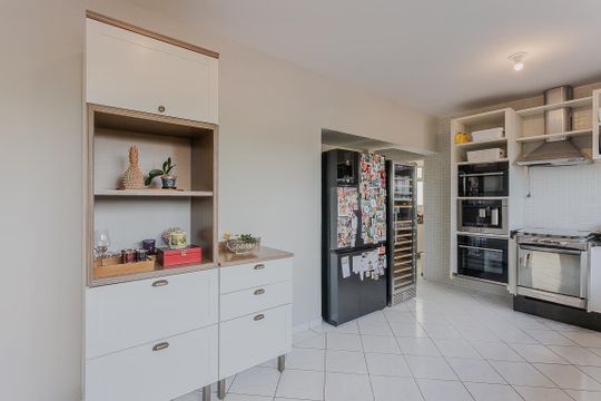 Comprar apartamento em Pinheiros com 3 quartos. — Cozinha
