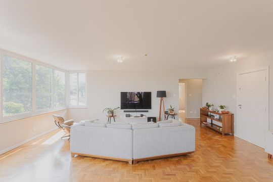 Comprar apartamento em Pinheiros com 3 quartos. — Sala