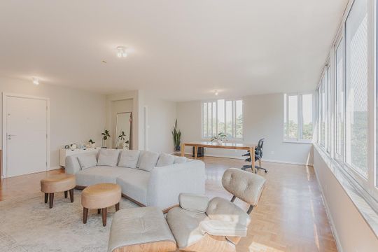 Comprar apartamento em Pinheiros com 3 quartos. — Sala